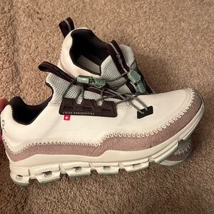 OnCloud Away Sneakers